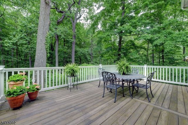71 Cheshire Ln, Ringwood Boro, NJ 07456