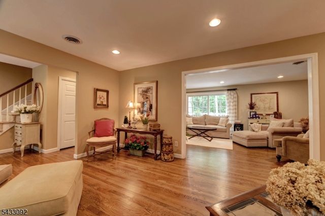 71 Cheshire Ln, Ringwood Boro, NJ 07456