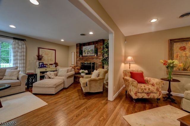 71 Cheshire Ln, Ringwood Boro, NJ 07456