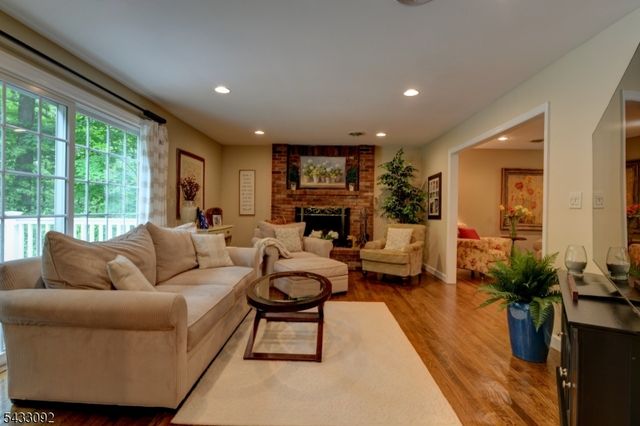 71 Cheshire Ln, Ringwood Boro, NJ 07456