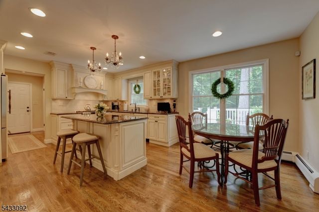 71 Cheshire Ln, Ringwood Boro, NJ 07456