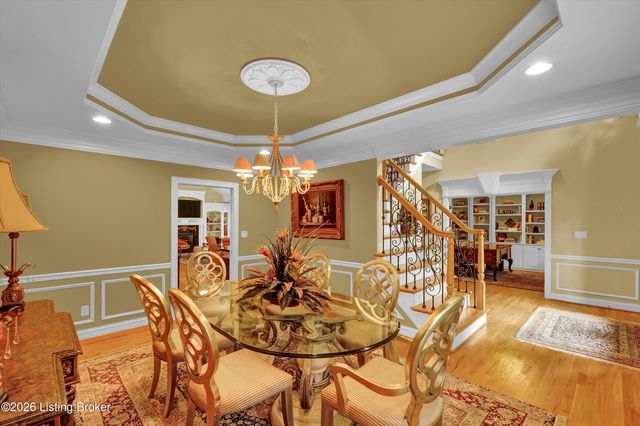 560 N Hubbards Ln, Louisville, KY 40207