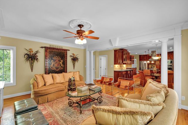 560 N Hubbards Ln, Louisville, KY 40207