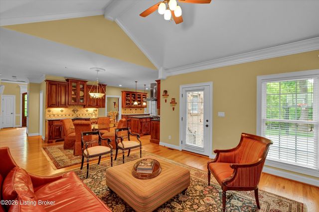 560 N Hubbards Ln, Louisville, KY 40207