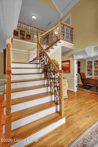 560 N Hubbards Ln, Louisville, KY 40207