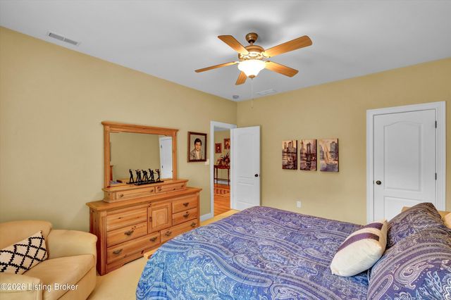 560 N Hubbards Ln, Louisville, KY 40207