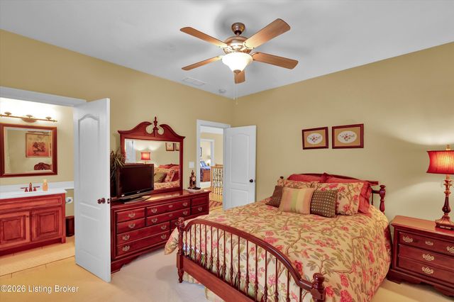 560 N Hubbards Ln, Louisville, KY 40207