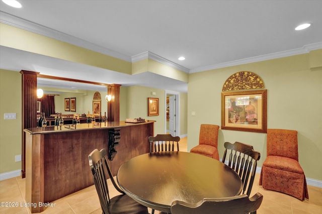 560 N Hubbards Ln, Louisville, KY 40207