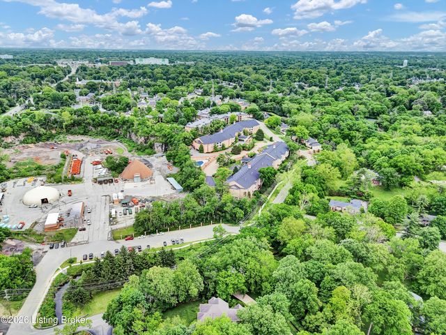 560 N Hubbards Ln, Louisville, KY 40207