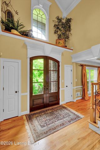 560 N Hubbards Ln, Louisville, KY 40207
