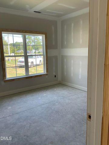 1027 N Lincoln Street, Benson, NC 27504