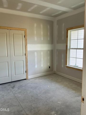 1027 N Lincoln Street, Benson, NC 27504