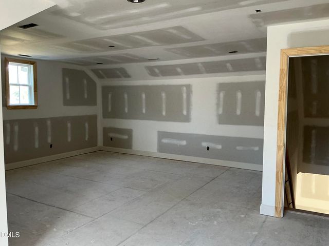 1027 N Lincoln Street, Benson, NC 27504