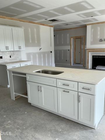 1027 N Lincoln Street, Benson, NC 27504