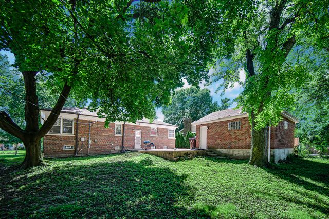 618 Dundee Avenue, Flossmoor, IL 60422