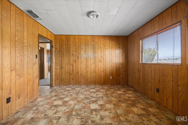 523 Kristin Street, Taft, CA 93268