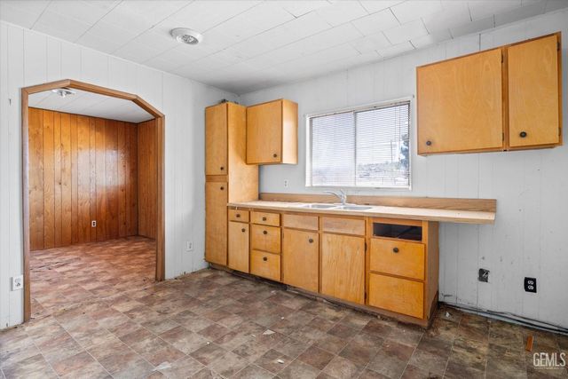 523 Kristin Street, Taft, CA 93268