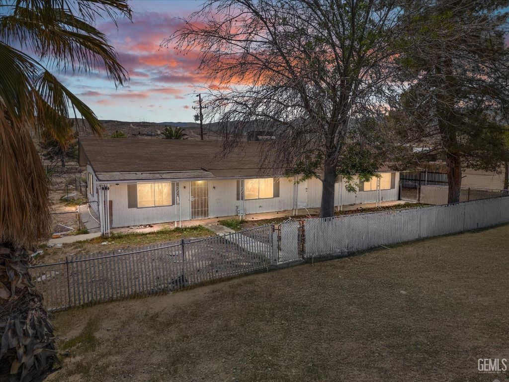 523 Kristin Street, Taft, CA 93268