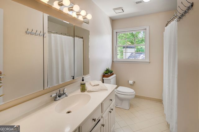 2059 Howell Mill Road NW, Atlanta, GA 30318