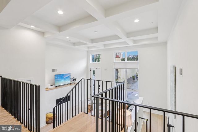 953 N MARSHALL ST, Philadelphia, PA 19123