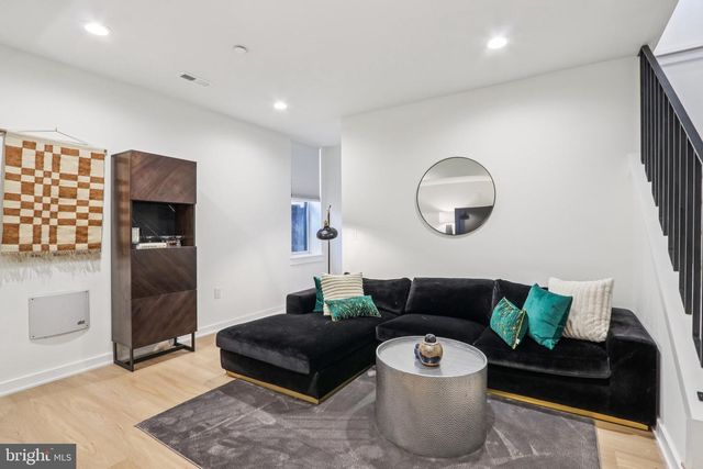 953 N MARSHALL ST, Philadelphia, PA 19123