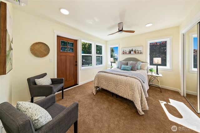 330 NE Elk Place, Seattle, WA 98115