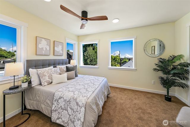 330 NE Elk Place, Seattle, WA 98115
