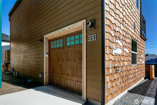 330 NE Elk Place, Seattle, WA 98115