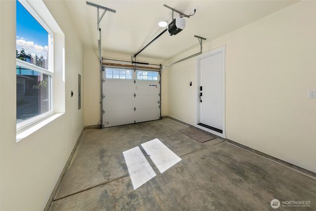 330 NE Elk Place, Seattle, WA 98115
