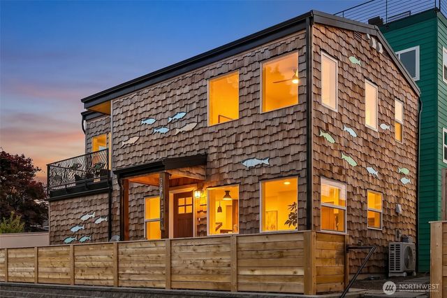 330 NE Elk Place, Seattle, WA 98115