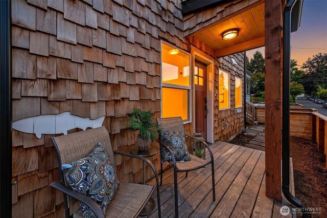 330 NE Elk Place, Seattle, WA 98115