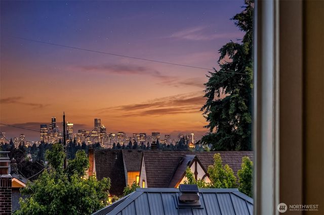 330 NE Elk Place, Seattle, WA 98115