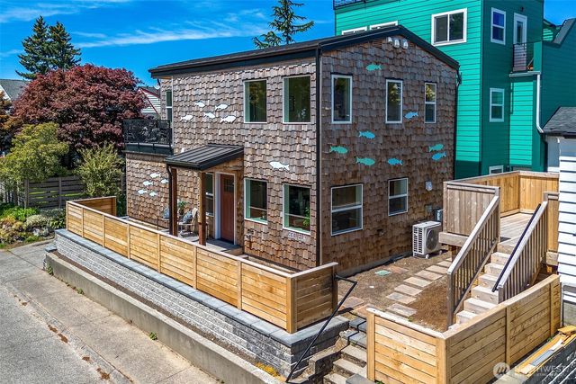 330 NE Elk Place, Seattle, WA 98115
