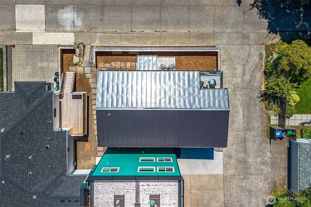 330 NE Elk Place, Seattle, WA 98115