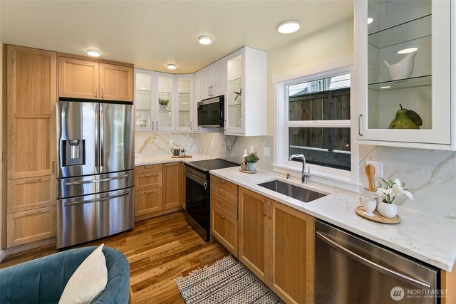 330 NE Elk Place, Seattle, WA 98115