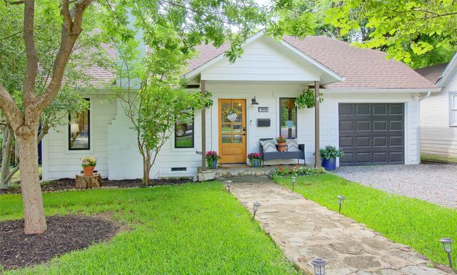 9030 San Benito Way, Dallas, TX 75218