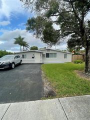 5920 NE 1st Terrace, Oakland Park, FL 33334
