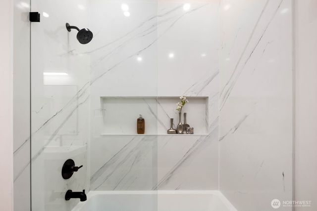 32922 SE Kuzak Road, Enumclaw, WA 98022