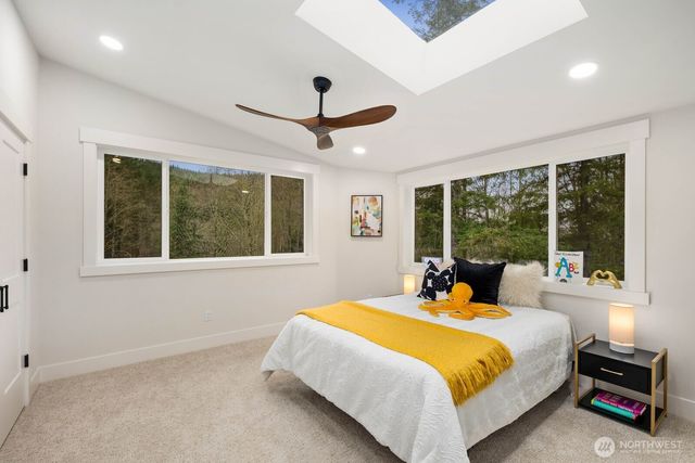 32922 SE Kuzak Road, Enumclaw, WA 98022