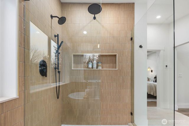 32922 SE Kuzak Road, Enumclaw, WA 98022