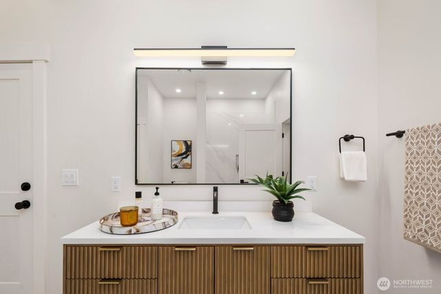 32922 SE Kuzak Road, Enumclaw, WA 98022