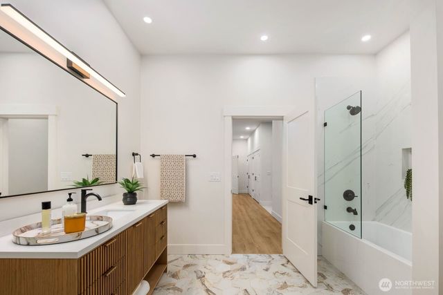 32922 SE Kuzak Road, Enumclaw, WA 98022