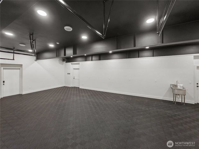 32922 SE Kuzak Road, Enumclaw, WA 98022