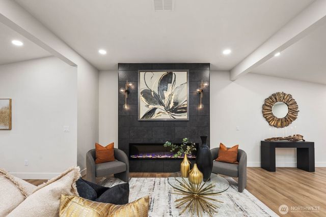 32922 SE Kuzak Road, Enumclaw, WA 98022