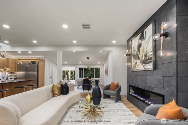 32922 SE Kuzak Road, Enumclaw, WA 98022