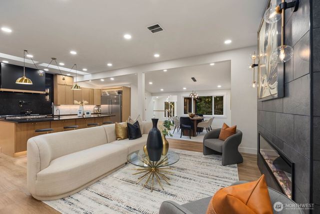 32922 SE Kuzak Road, Enumclaw, WA 98022