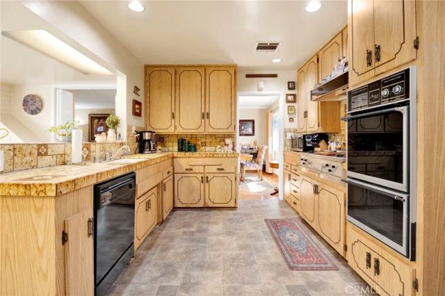 13922 Cohasset Street, Van Nuys, CA 91405