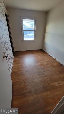 10914 WOODHAVEN DR, Fairfax, VA 22030