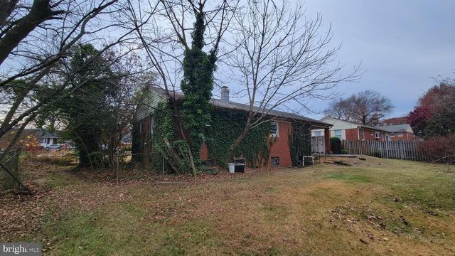 10914 WOODHAVEN DR, Fairfax, VA 22030