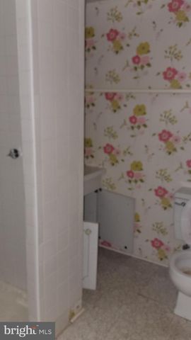 10914 WOODHAVEN DR, Fairfax, VA 22030